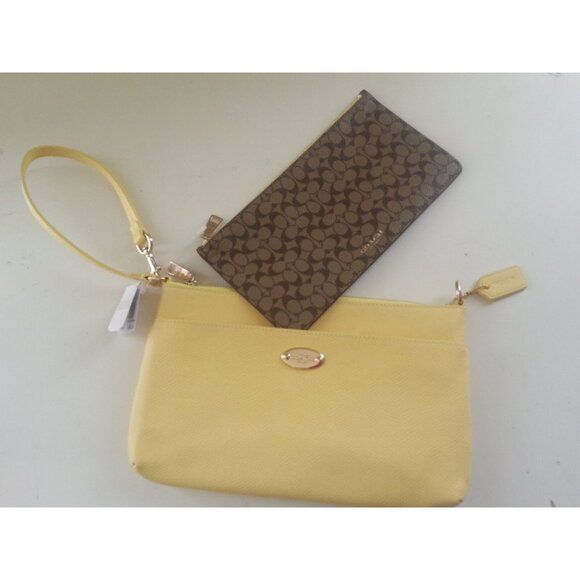 New with Tag Coach 2 in 1 Leather Yellow Signature Pop Pouch Wristlet Set - Picture 4 of 7